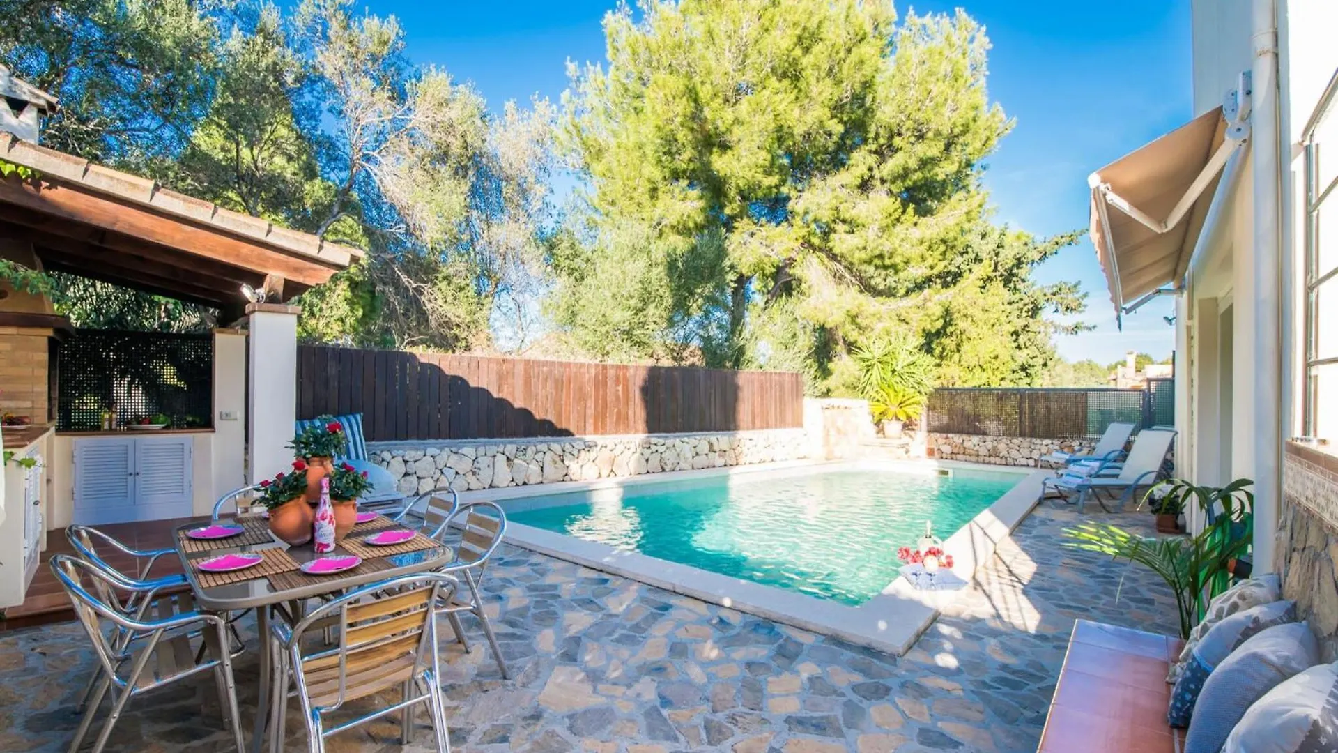 House With Pool Near The Beach Alcúdia Vakantiehuis